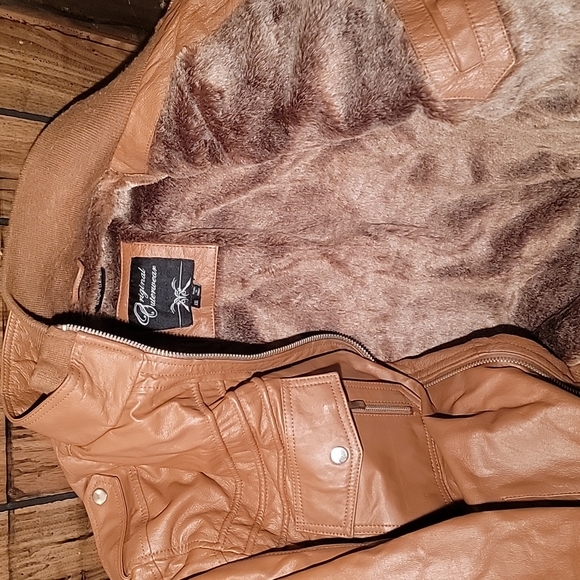 Leather jacket - Picture 2 of 4